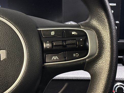Used 2025 Kia Sportage LX FWD image 20
