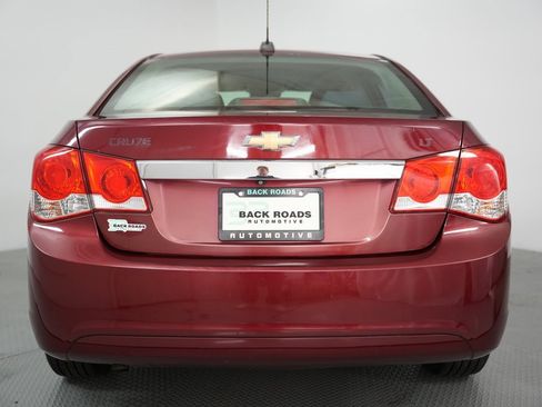 Used 2016 Chevrolet Cruze LT image 8