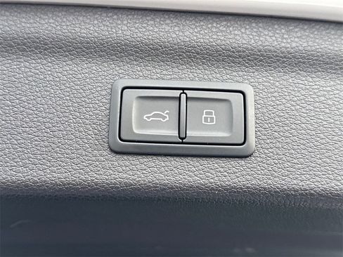 Used 2023 Audi Q3 2.0T Premium Plus w/ Premium Plus Package image 17