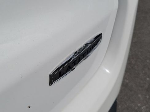 Used 2024 Jeep Compass Latitude AWD/4WD image 9
