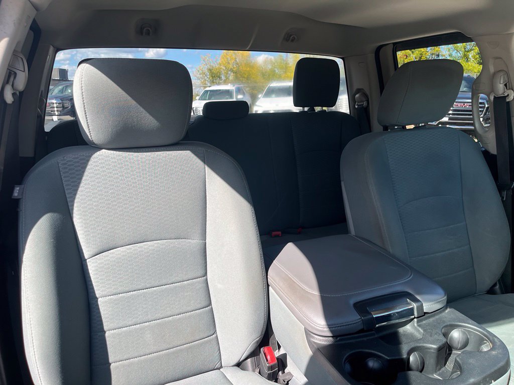 Used 2018 RAM 1500 ST w/ SXT Appearance Group AWD/4WD image 35
