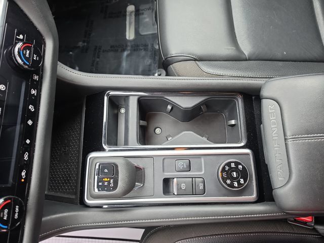 Used 2024 Nissan Pathfinder SL AWD/4WD image 22
