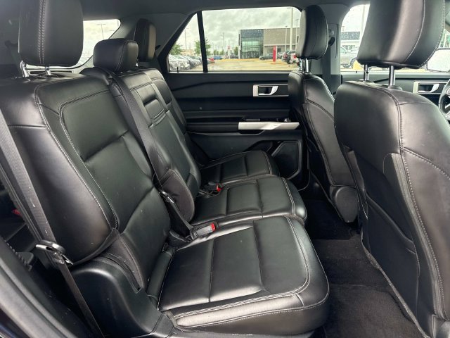 Used 2023 Ford Explorer XLT w/ Equipment Group 202A AWD/4WD image 13