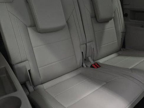 Used 2022 Volkswagen Atlas SE w/ Panoramic Sunroof Package image 6