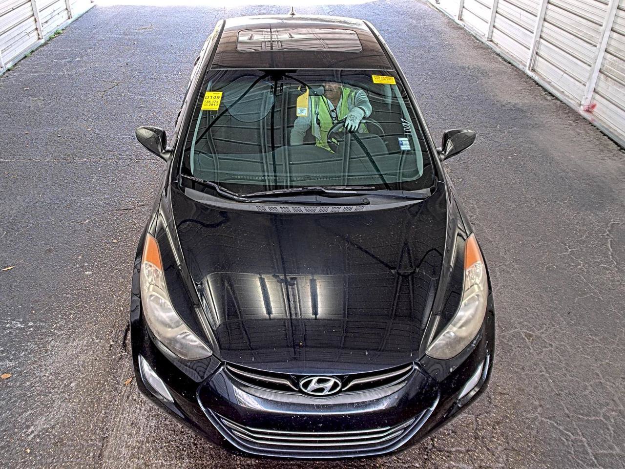 Used 2013 Hyundai Elantra Limited w/ Technology Pkg FWD image 2