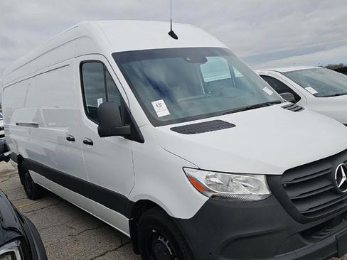 Used 2023 Mercedes-Benz Sprinter 2500 image 8