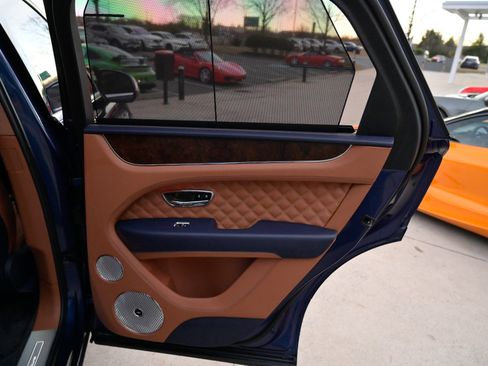 Used 2023 Bentley Bentayga image 52