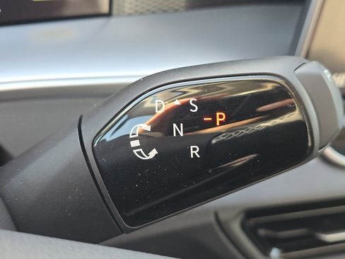 New 2026 Volkswagen Tiguan SE image 26