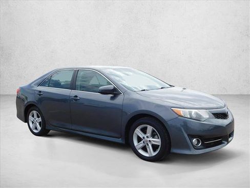 Used 2014 Toyota Camry SE w/ Fleet Convenience Package FWD image 6