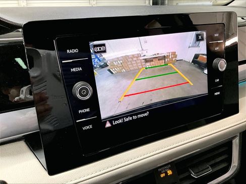 Used 2025 Volkswagen Taos SEL image 24