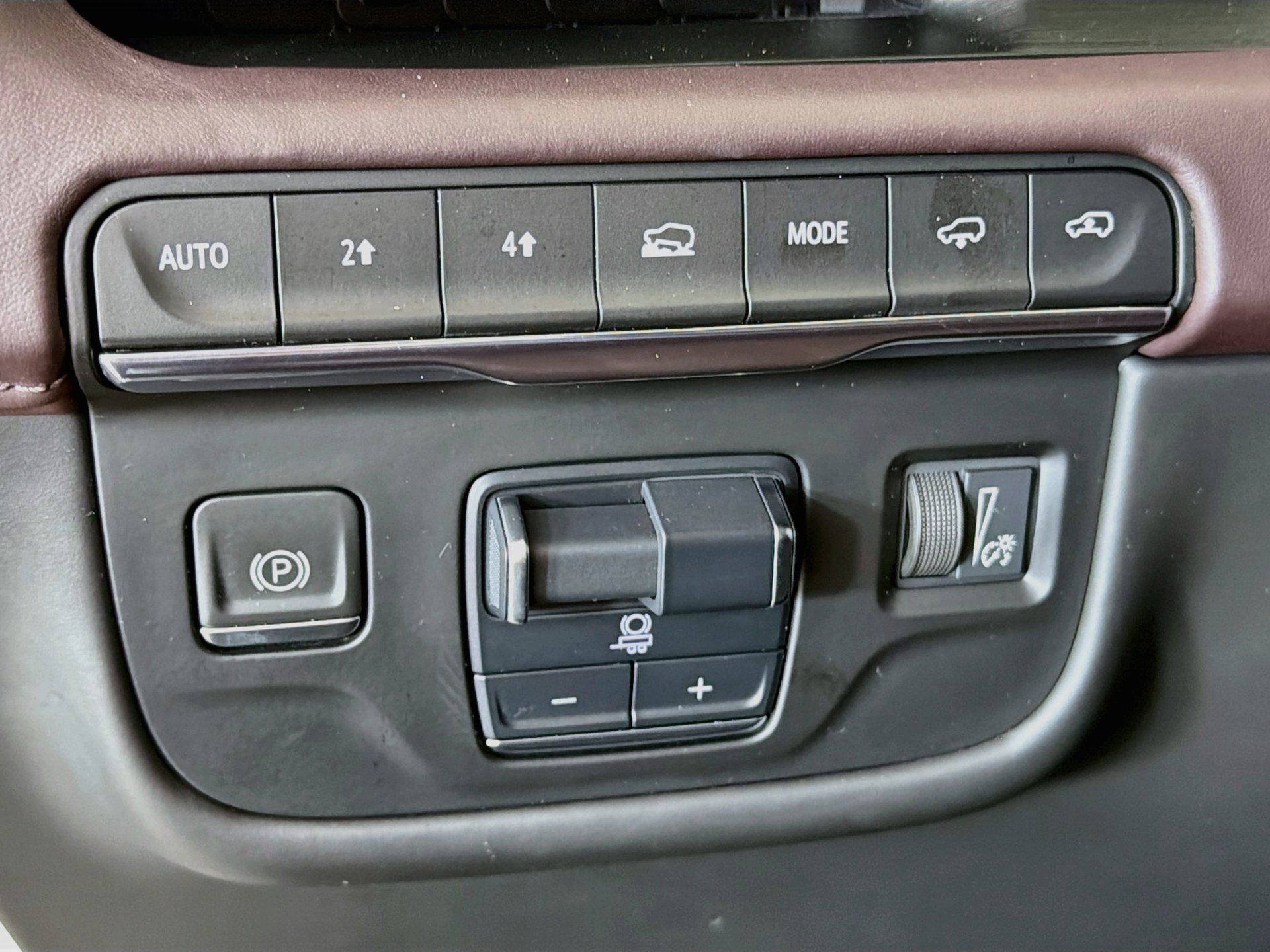 Used 2024 Cadillac Escalade ESV Sport Platinum AWD/4WD image 35