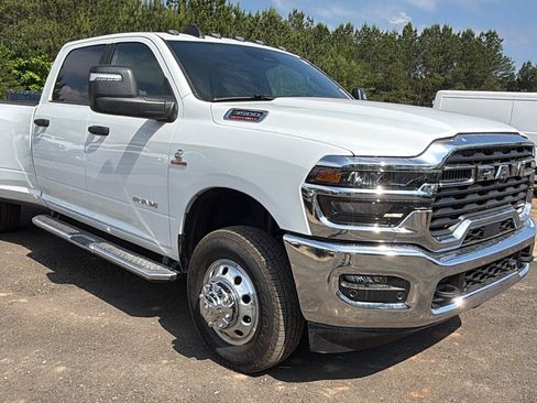 New 2026 RAM 3500 Big Horn AWD/4WD image 5