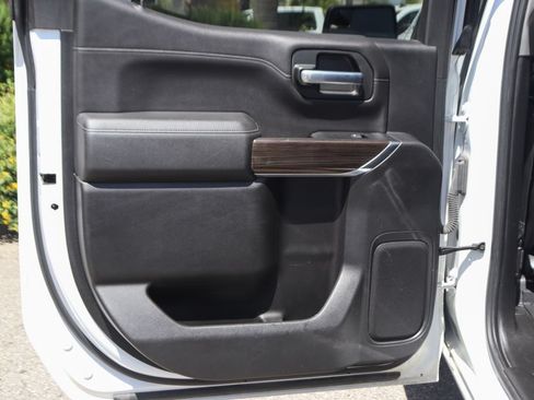 Used 2019 Chevrolet Silverado 1500 LT Trail Boss w/ Convenience Package AWD/4WD image 31
