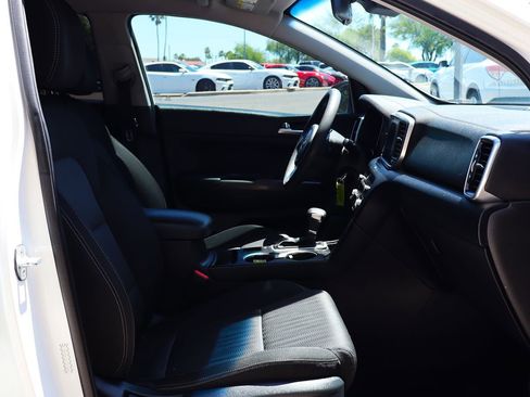 Used 2020 Kia Sportage LX image 26