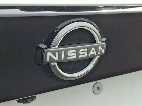 Certified 2025 Nissan Kicks SR image 30