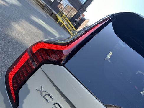 Certified 2025 Volvo XC90 B5 Plus image 15