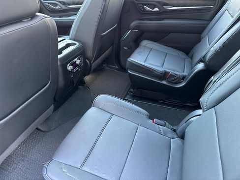 Used 2024 GMC Yukon XL Denali AWD/4WD image 12
