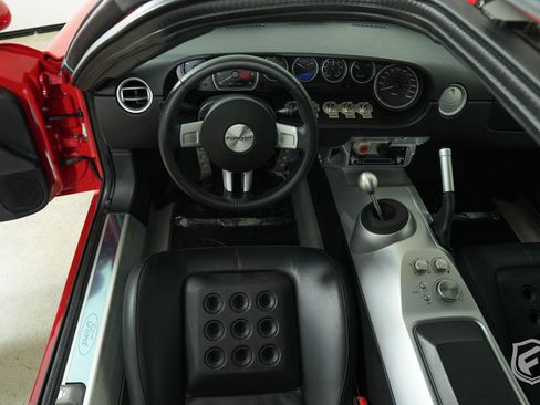 Used 2005 Ford GT image 21