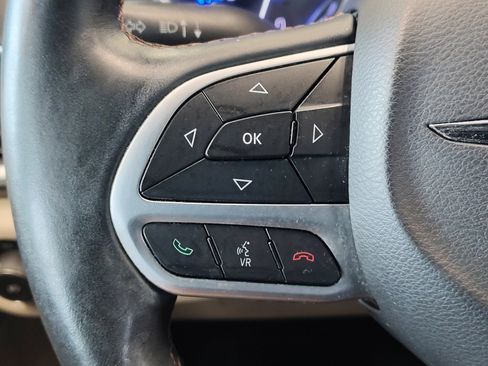 Used 2017 Chrysler Pacifica Touring-L Plus w/ Advanced Safetytec Group FWD image 18