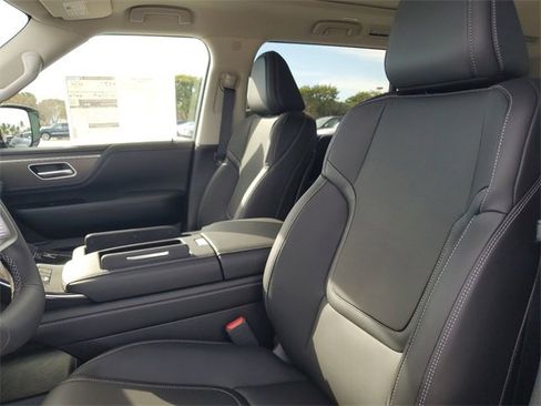 Used 2025 INFINITI QX80 Pure image 25