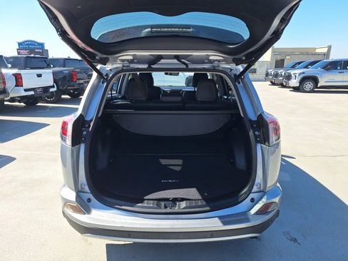 Used 2018 Toyota RAV4 Limited w/ Carpet Mat Package AWD/4WD image 17