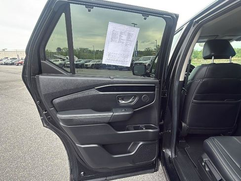 Used 2025 Honda Pilot EX-L image 22