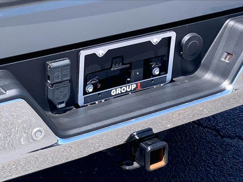Used 2023 Chevrolet Silverado 1500 LTZ w/ LTZ Premium Package AWD/4WD image 31
