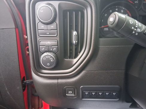 Used 2024 Chevrolet Silverado 2500 W/T image 19