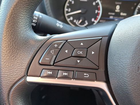 Used 2024 Nissan Sentra SV image 18