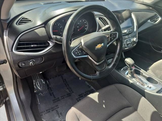 Used 2025 Chevrolet Malibu RS FWD image 10