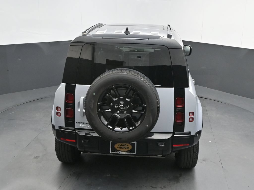 Used 2024 Land Rover Defender 110 X-Dynamic SE AWD/4WD image 34