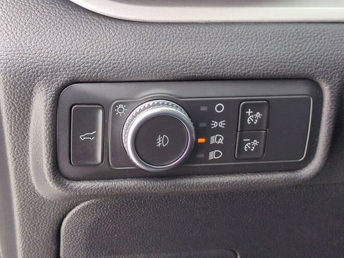 Certified 2021 Ford Explorer XLT w/ Equipment Group 202A image 19