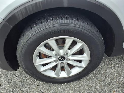 Used 2020 Kia Sorento AWD V6 image 14