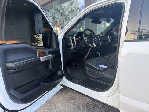 Used 2018 Ford F150 Lariat w/ Trailer Tow Package RWD image 5