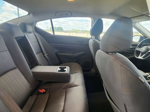 Used 2024 Nissan Altima 2.5 SV FWD image 18