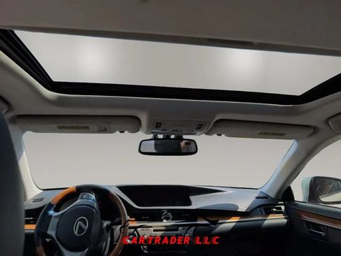 Used 2013 Lexus ES 300h w/ Luxury Pkg FWD image 11
