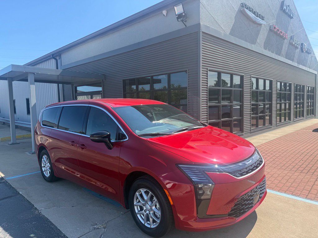 New 2027 Chrysler Pacifica Select FWD image 4
