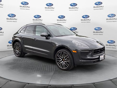 Used 2026 Porsche Macan AWD/4WD image 7