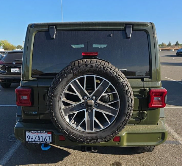 Used 2024 Jeep Wrangler High Altitude AWD/4WD image 8