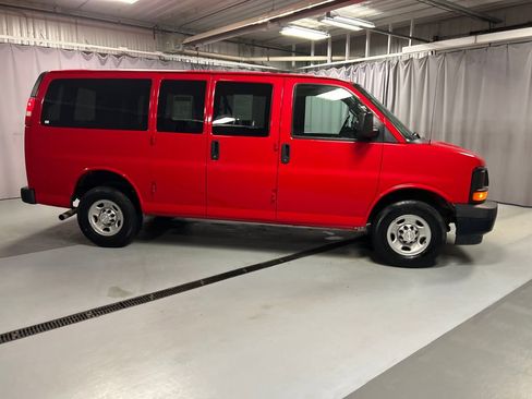 Used 2017 Chevrolet Express 2500 LS image 8
