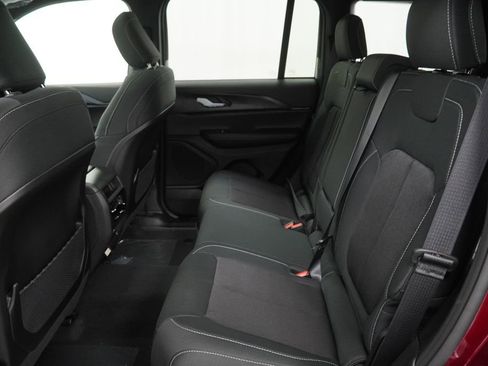 New 2026 Jeep Grand Cherokee Laredo AWD/4WD image 17