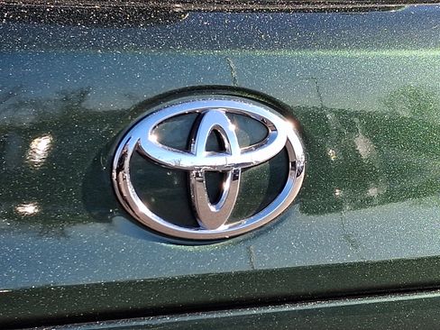 Used 2022 Toyota Corolla Cross XLE w/ Convenience Package image 30