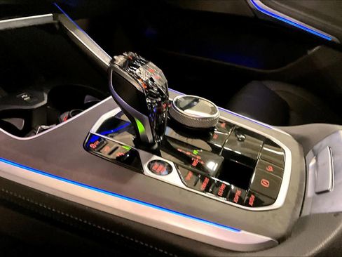 Used 2021 BMW X5 xDrive40i w/ M Sport Package image 17