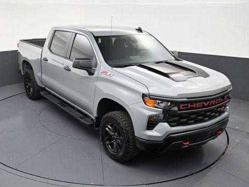 Used 2025 Chevrolet Silverado 1500 Custom Trail Boss AWD/4WD image 19