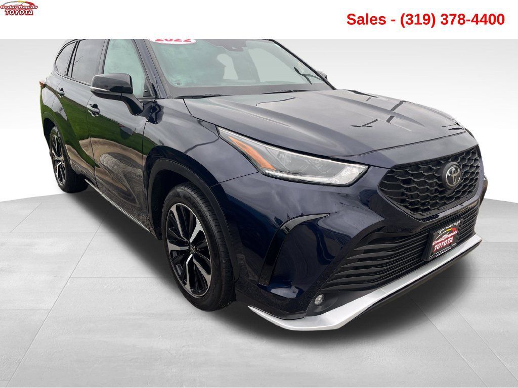 Used 2022 Toyota Highlander XSE AWD/4WD image 10
