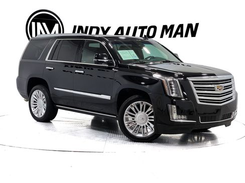 Used 2018 Cadillac Escalade Platinum AWD/4WD image 2