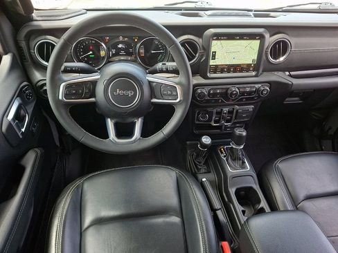 Used 2023 Jeep Wrangler Unlimited Sahara w/ Cold Weather Group AWD/4WD image 11