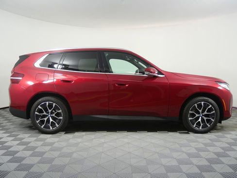 Used 2025 BMW X3 xDrive30i AWD/4WD image 2