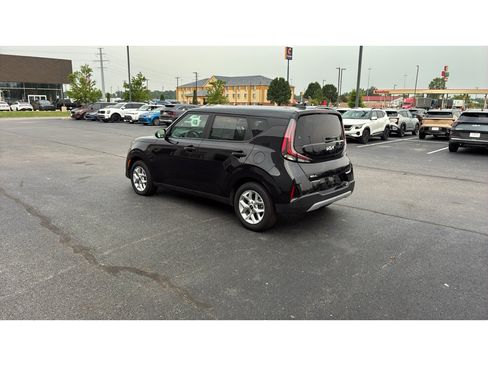 Used 2025 Kia Soul LX w/ LX Technology Package FWD image 5
