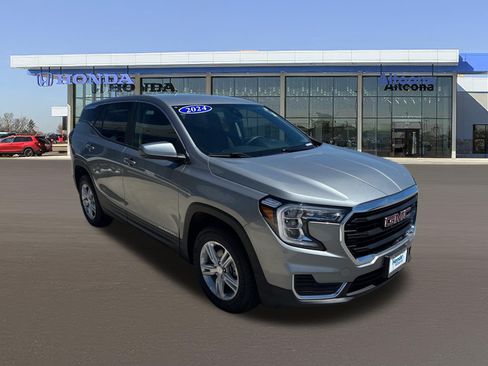 Used 2024 GMC Terrain SLE AWD/4WD image 6